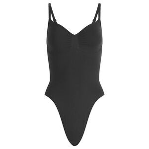 Skims seamless sculpt low back thong bodysuit onyx M